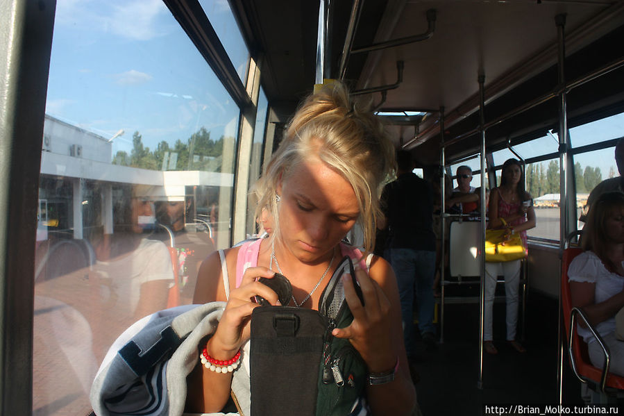 В автобусе между аэропортом и самолетом Одесса, Украина