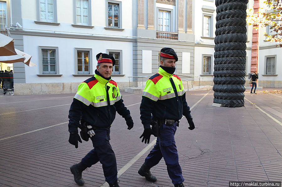 Стражи порядка- на страже! Фигерас, Испания