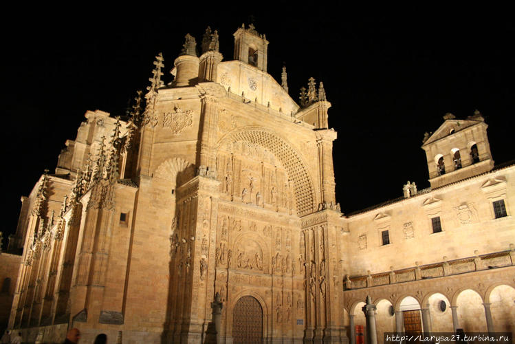 Церковь Сан Эстебан в ноч