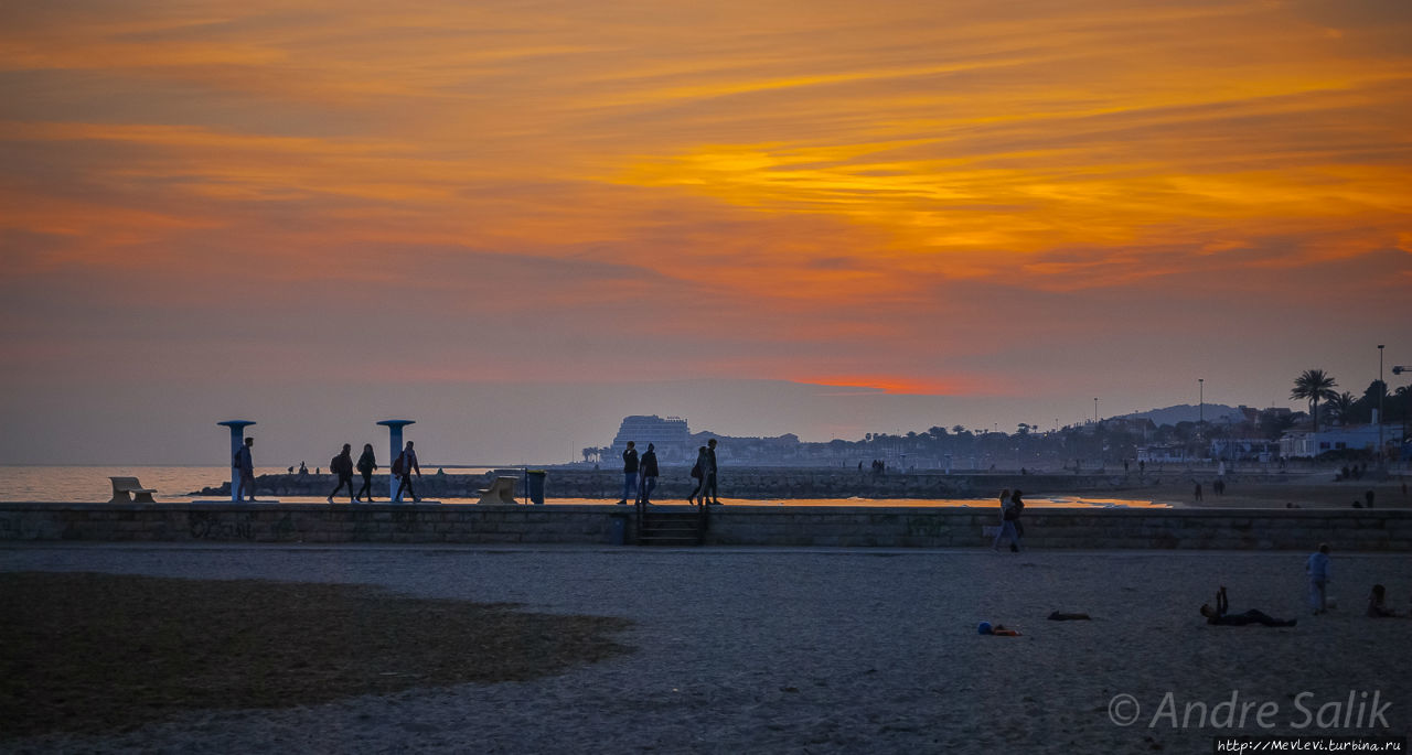 Развлечения на закате Ситжес, Испания