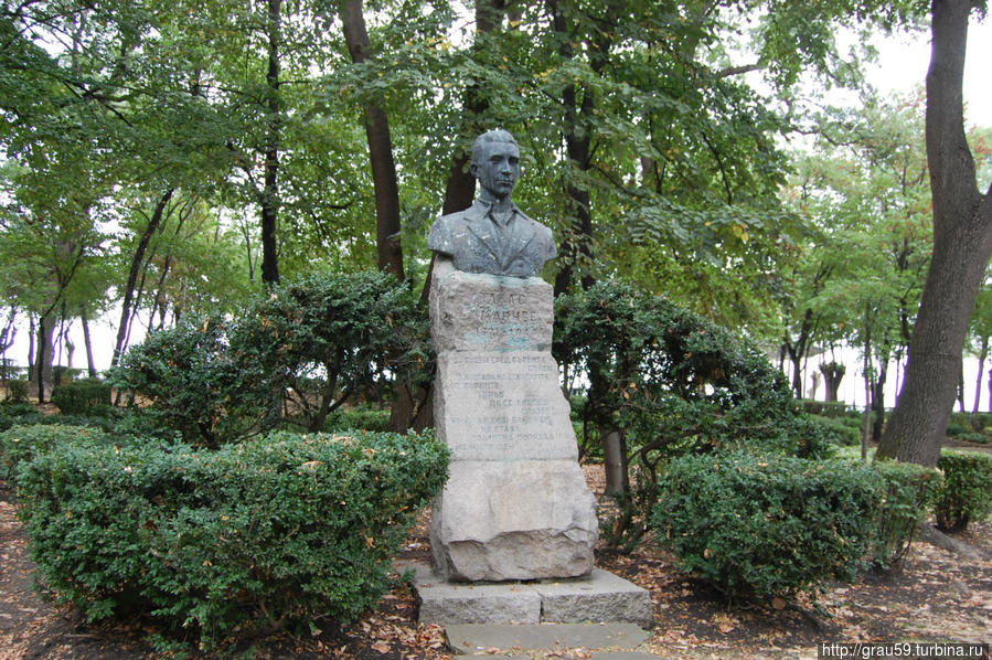 Памятник Атанасу Манчеву