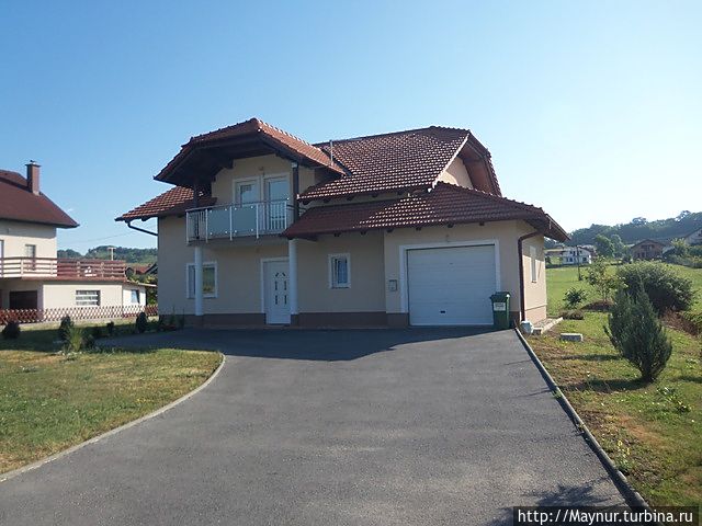 По Хорватии много довелось ходить пешком, особенно по Северной и Центральной части.Нам ни разу не попались на глаза 