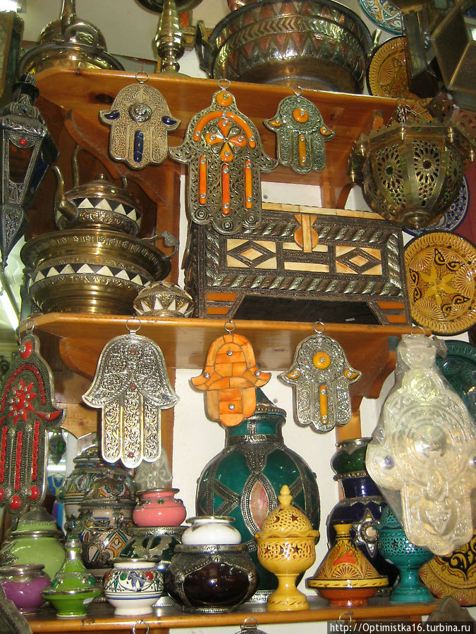 В торговых кварталах Танжера Танжер, Марокко