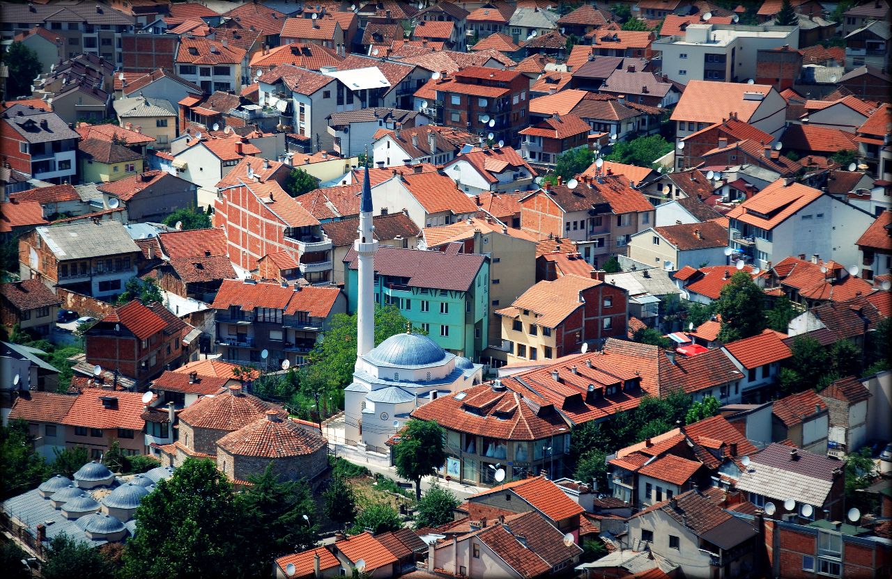Калую. Призрен Косово. Призрен город. Косово Призрен город фото улиц. Калая.