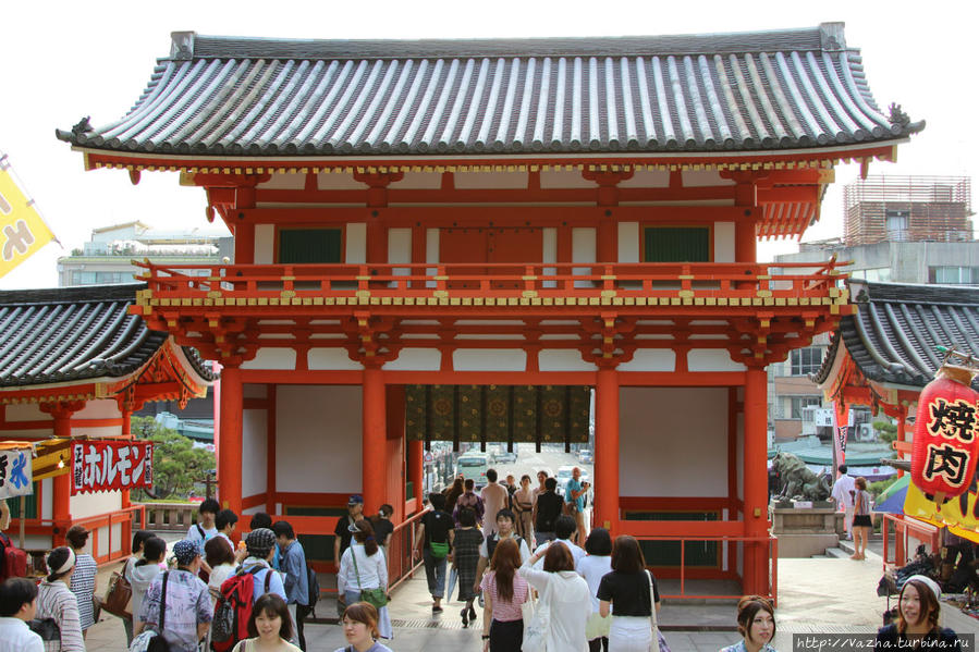 Святилище Ясака. Киото, Япония