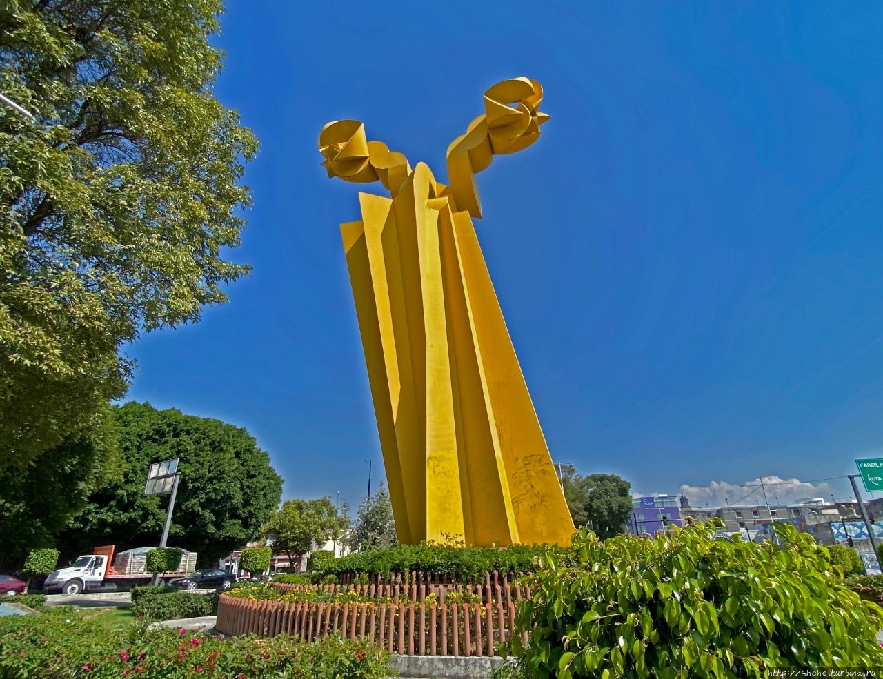 Скульптура Ангела-Хранителя в Пуэбле / Escultura Ángel Custodio