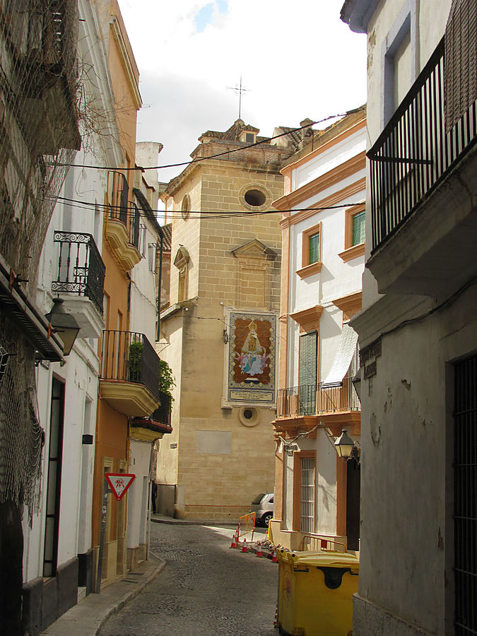 Узкими улочками доходим до интересной церкви Херес-де-ла-Фронтера, Испания