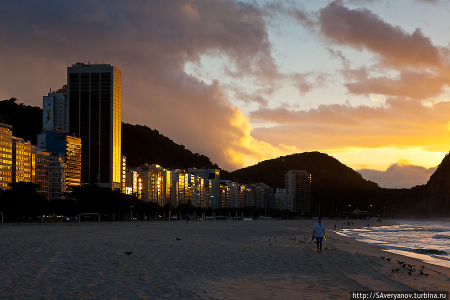 Авенида Атлантика и Копакабана сияют во всём великолепии. Начинается новый день
