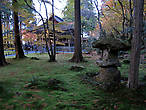 Конец осени в саду храма Санзенин, Киото