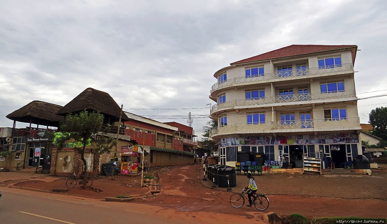 Кампала -  столица демократической республики и королевства