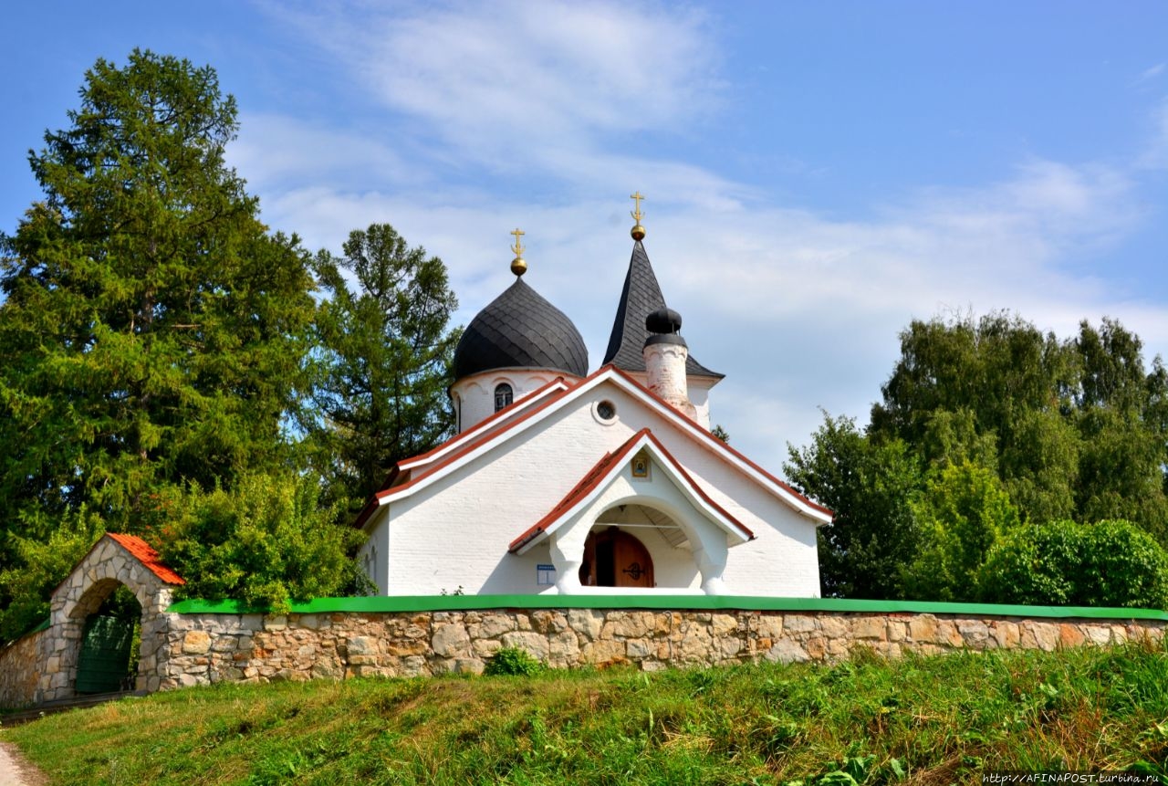 Церковь Святой Троицы Поленово (Бехово), Россия