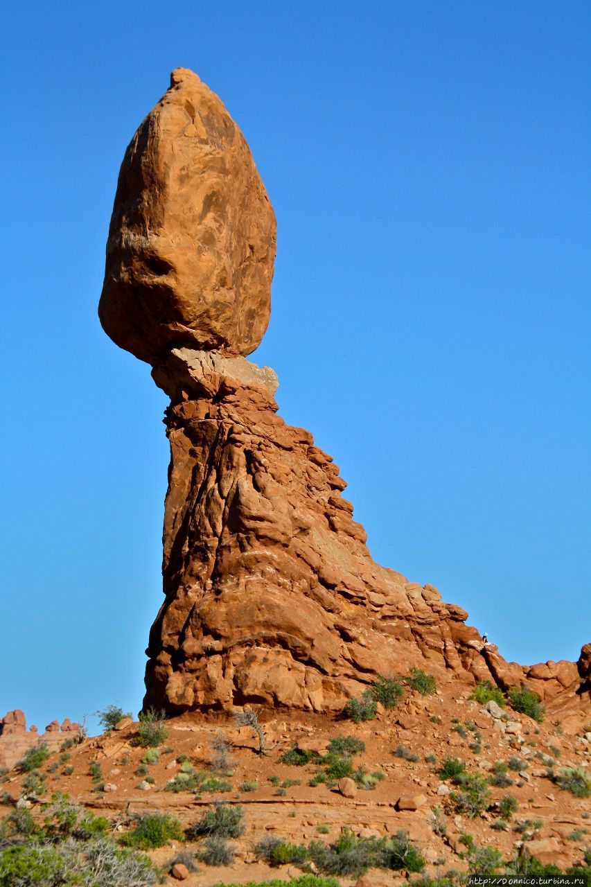 Балансирующая скала (камень) Национальный парк Арчес, CША