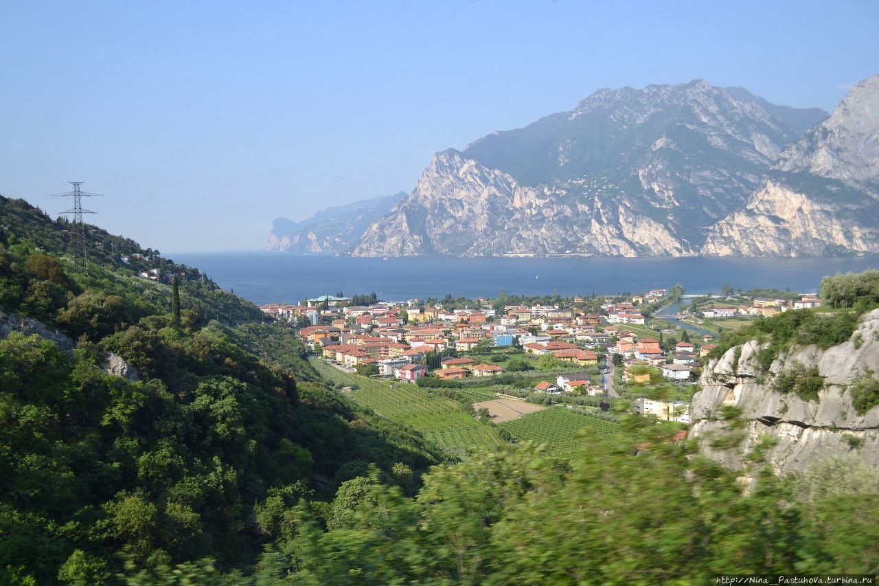 Альпы, озеро и всё это Рива-дель-Гарда Рива-дель-Гарда, Италия