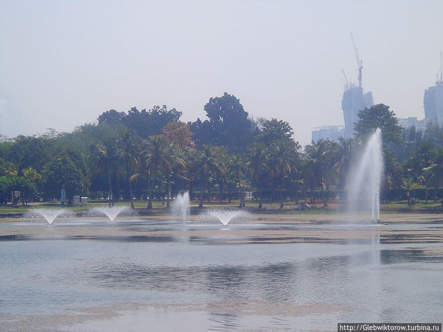 Куала-Лумпур. Озеро Tasik Titiwangsa Куала-Лумпур, Малайзия