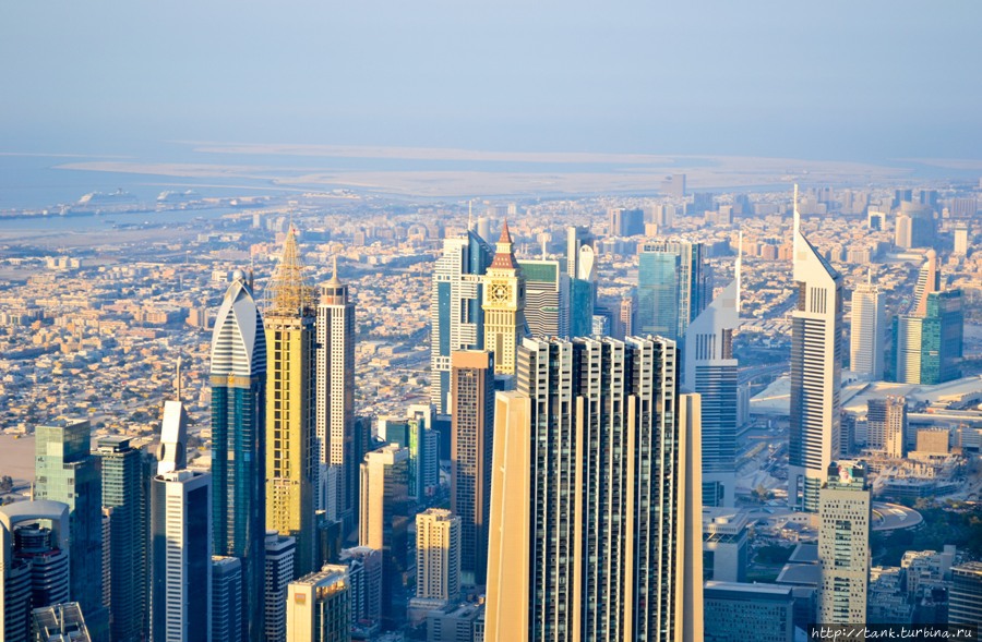 Дубай. С высоты 555 метров Дубай, ОАЭ