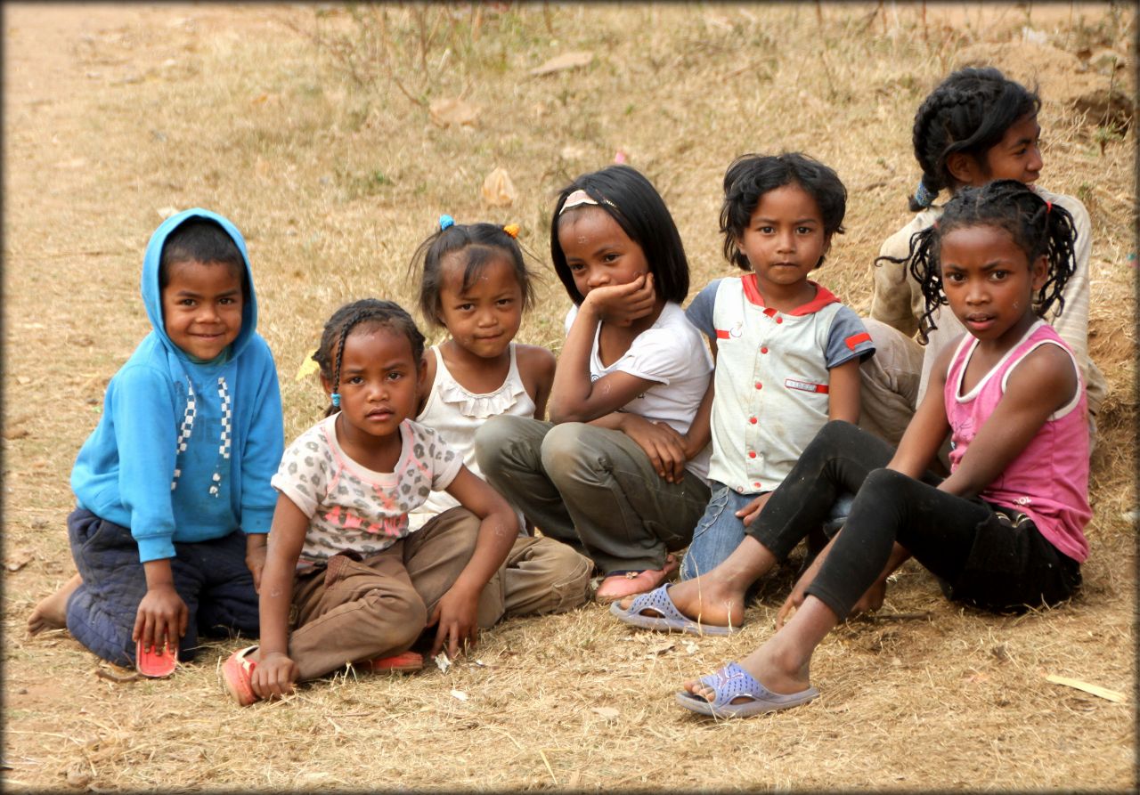 Фамадихана — праздник переворачивающий сознание Винанинкарена, Мадагаскар