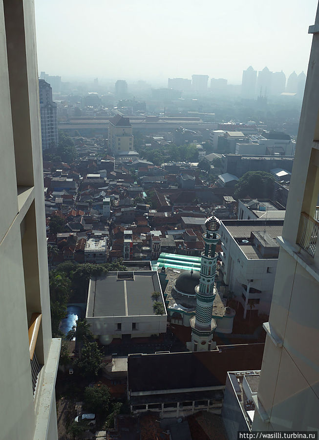 Джакарта вид из отеля Alila.