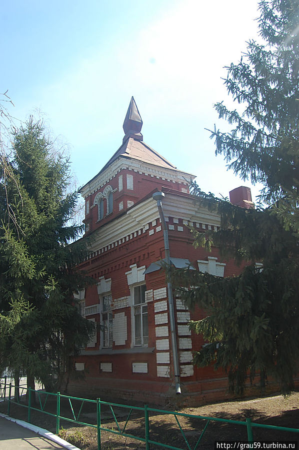 Здание центральной районной больницы Петровск, Россия