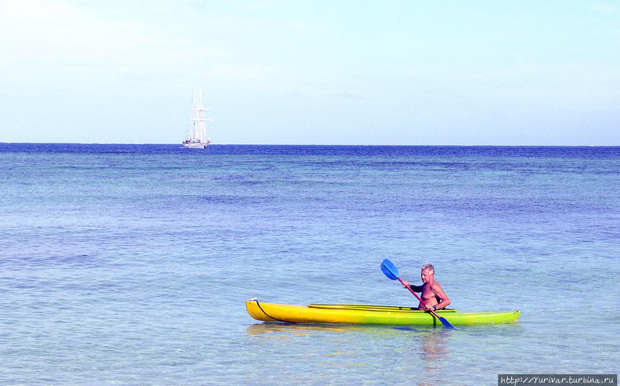 За пару часов можно обойти на каное весь остров Остров Дравака, Фиджи