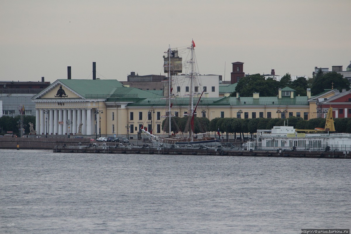 Прогулка по набережным Санкт-Петербурга Санкт-Петербург, Россия