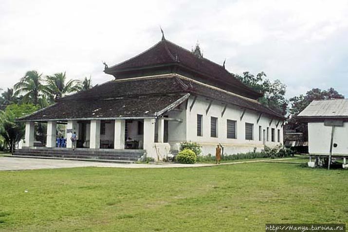 Храм Монастыря Ват Висуналат. Фото из интернета Луанг-Прабанг, Лаос