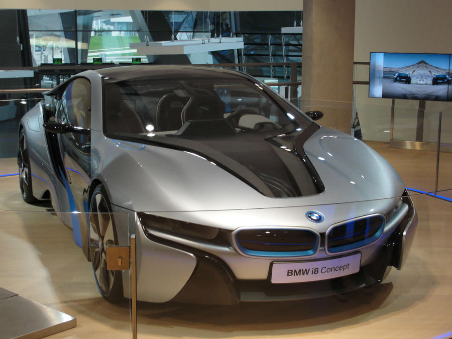 Bmw купить в германий. Музей БМВ В Мюнхене. Музей БМВ В Германии. Мюнхен Германия БМВ. БМВ 803.