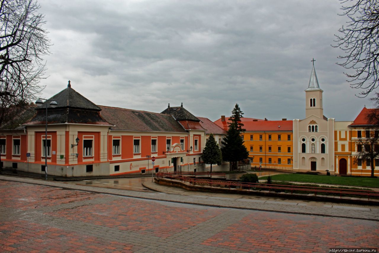Площадь св. Иштвана (Домская площадь) Печ, Венгрия