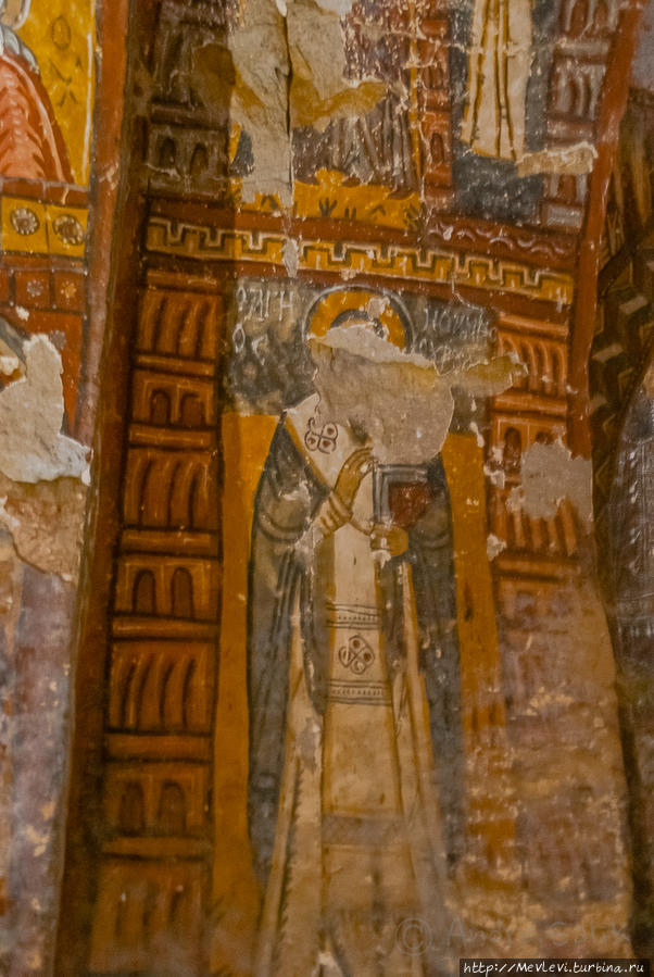 Одна из многочисленных церквей в долине Ихлара Ихлара (долина), Турция