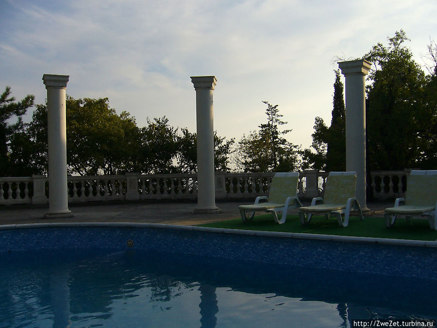 Бассейн на крыше винных погребов Юсуповых