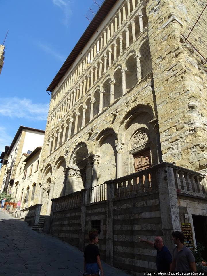 Церковь Санта Мария делла Пьеве Ареццо, Италия
