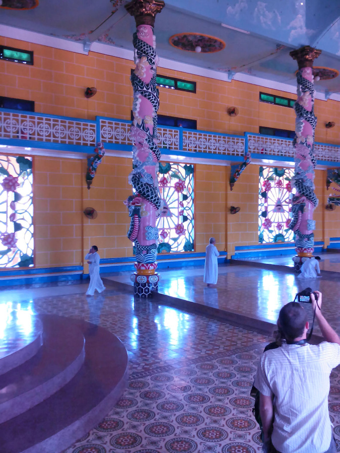 Экскурсии в окрестности Хошимина. Храм Каодай и тоннели Кучи Хошимин, Вьетнам