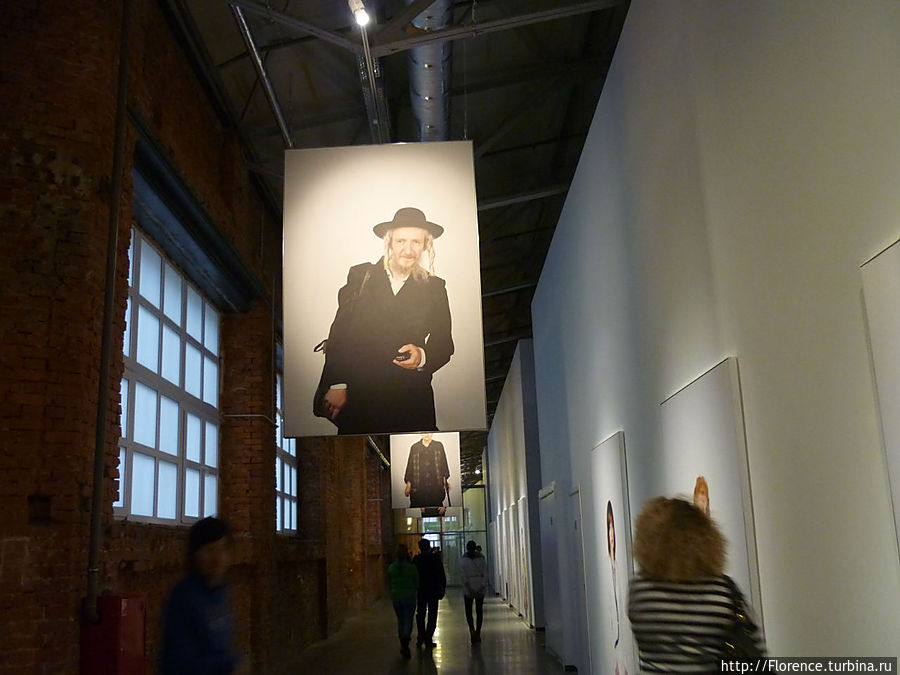 Но попадаются в галерее и люди с характерным еврейским обликом Москва, Россия