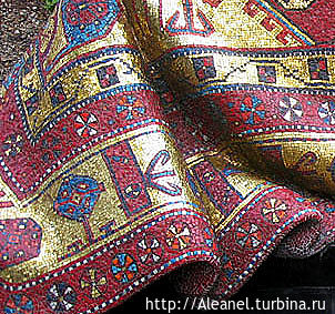 Мозаичный ковер на могиле Рудольфа Нуриева Париж, Франция