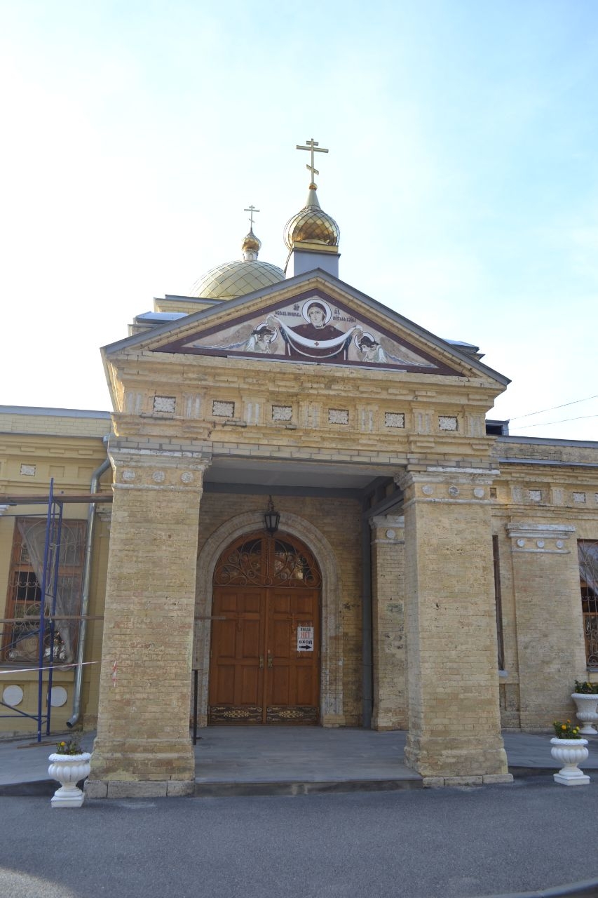 Покровский храм, переделанный из Новых минеральных ванн