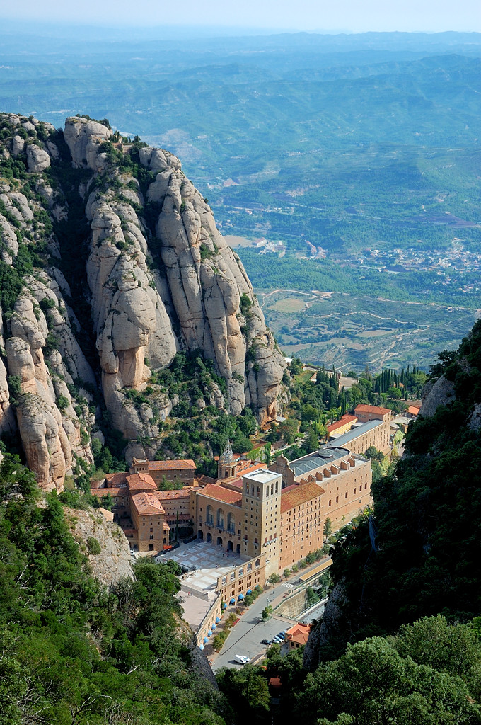 Фантастические горы монастыря Монсеррат Монистроль-де-Монтсеррат, Испания