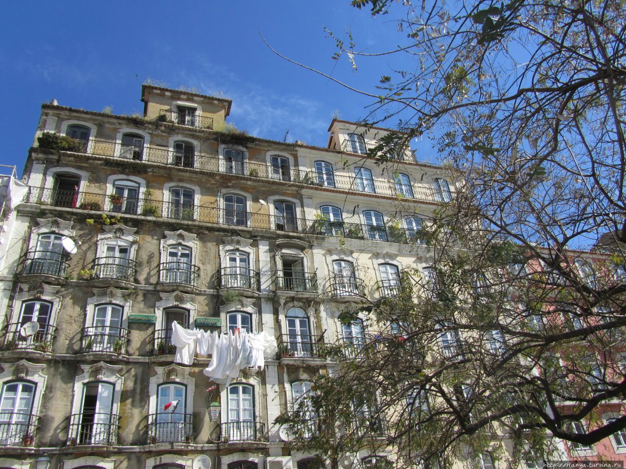 Дом с балконами (Каза даш Варандаш) Лиссабон, Португалия