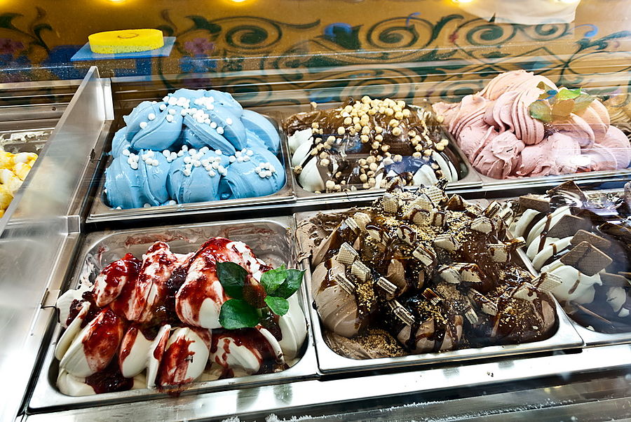 Итальянское мороженое, которое продается в Италии на каждом углу, — лучшее в мире. Верона, Италия