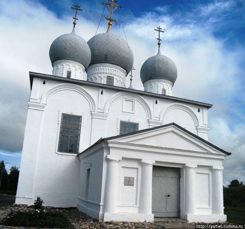 На территории кремля привлекает внимание Преображенский собор Белозерск, Россия