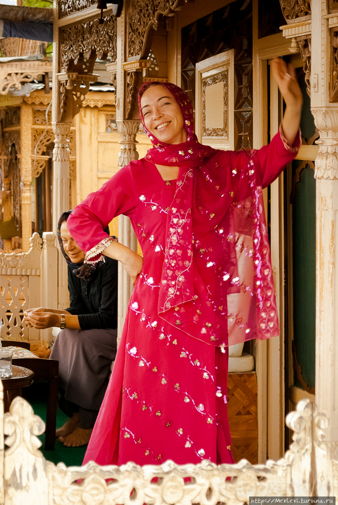 Озеро Дал с утреца Шринагар, Индия