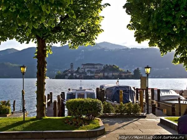 Пешеходный маршрут в Orta San Giulio Орта-Сан-Джулио, Италия