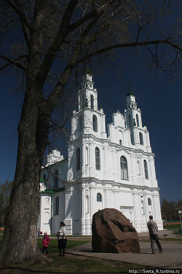 И люди, и дерево, и камень, и Софийский собор Полоцк, Беларусь