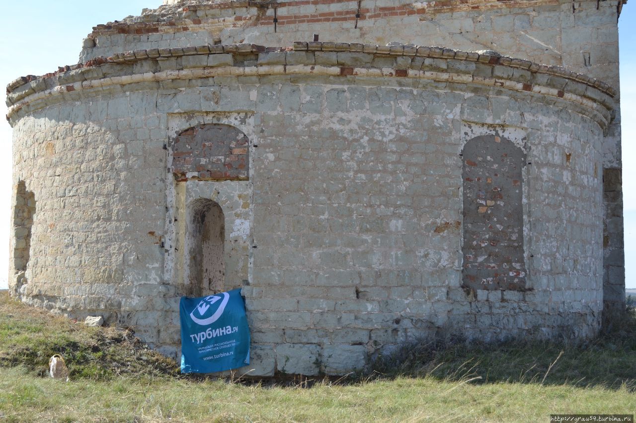 Развалины захолустья. Церковь Святого Иоанна Предтечи Лысые Горы, Россия