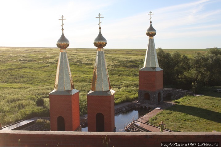 Золотые купола. Старое Вечканово, Россия