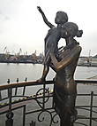 Памятник Жене Моряка в Морпорту