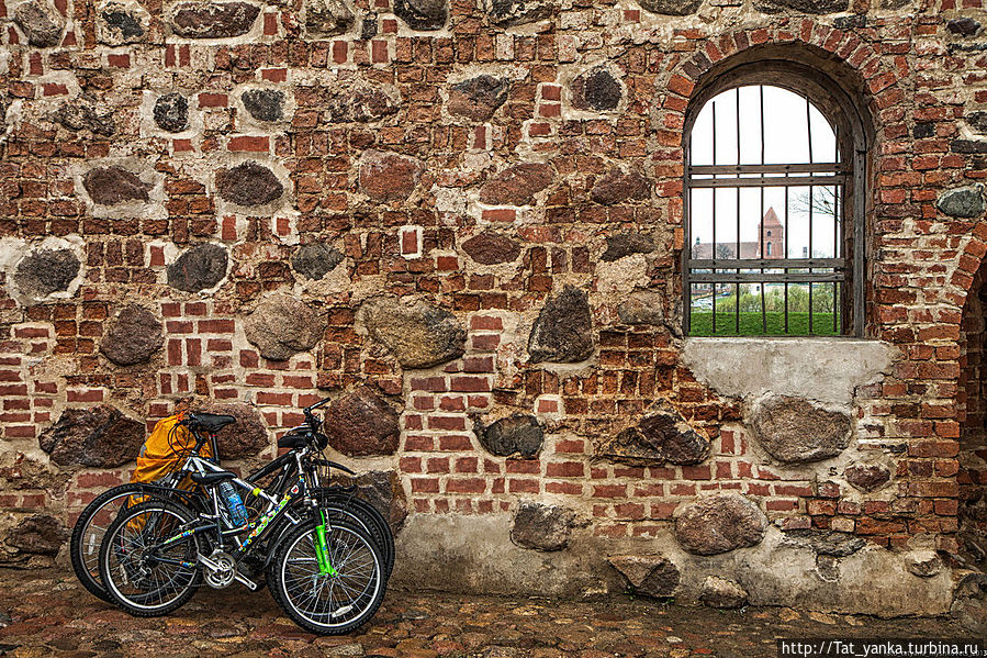 Стены Мирского замка