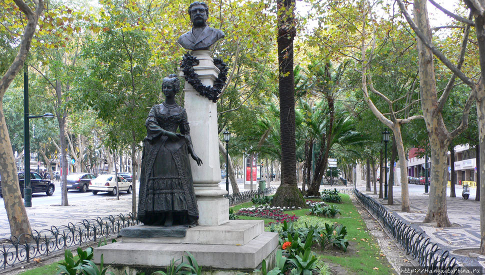 Памятник Мануэлю Пинейру Шагасу (Manuel Pinheiro Chagas), журналисту и драматургу. Из интернета