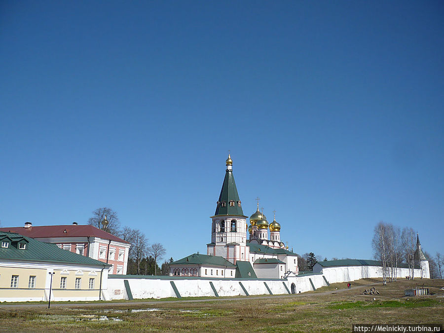 Прогулка по Иверскому монастырю Валдай, Россия