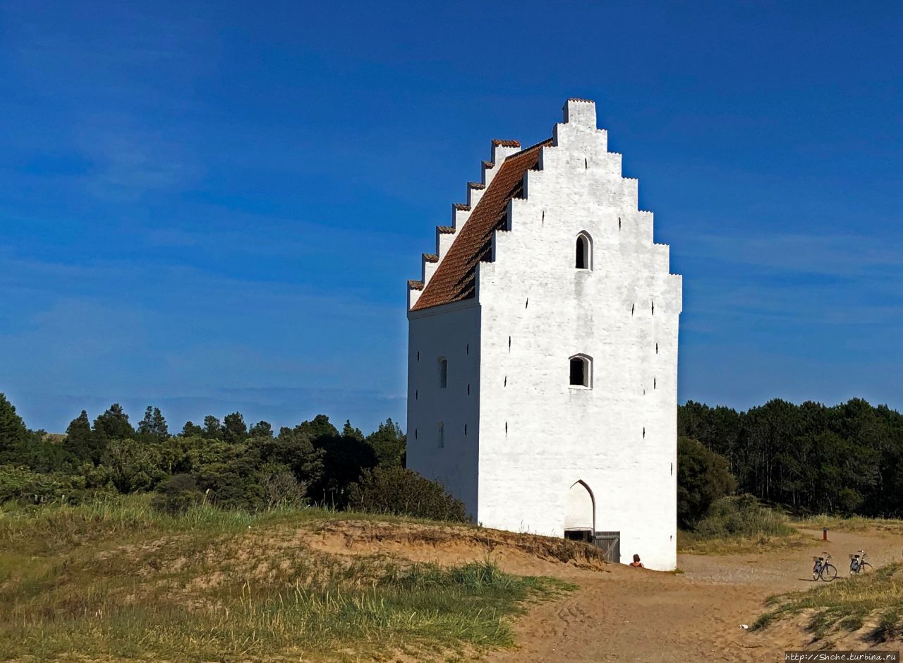 Занесенная песком церковь / Den Tilsandede Kirke (Sand-Covered Church)