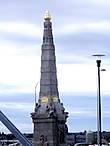 Памятник печально известному Титанику, который приписан к Ливерпульскому порту. Обелиск был открыт в 1916 г. И хотя он был изначально связан только с Титаником, позже его дизайн был изменен, и он стал памятником всем морякам и работникам машинных отделений, которые погибли во время Второй мировой войны.
