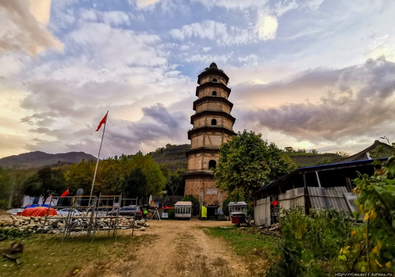 Пагода Дацинь Лугуанджен, Китай